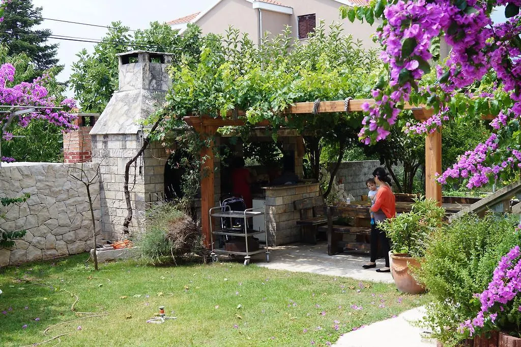 Apartments Makii Biograd Na Moru
