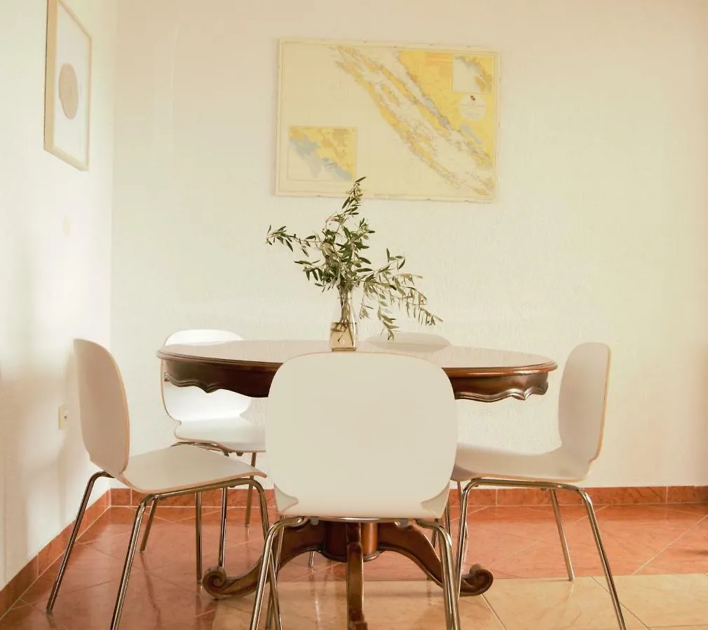 Apartments Makii Biograd Na Moru 0*,